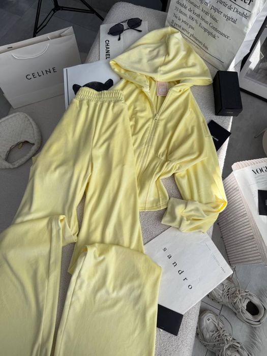 Жіночий костюм/ женский костюм