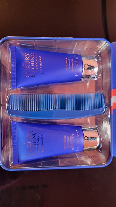 Conjunto novo Luxury Bathing- shampoo + gel duche + pente