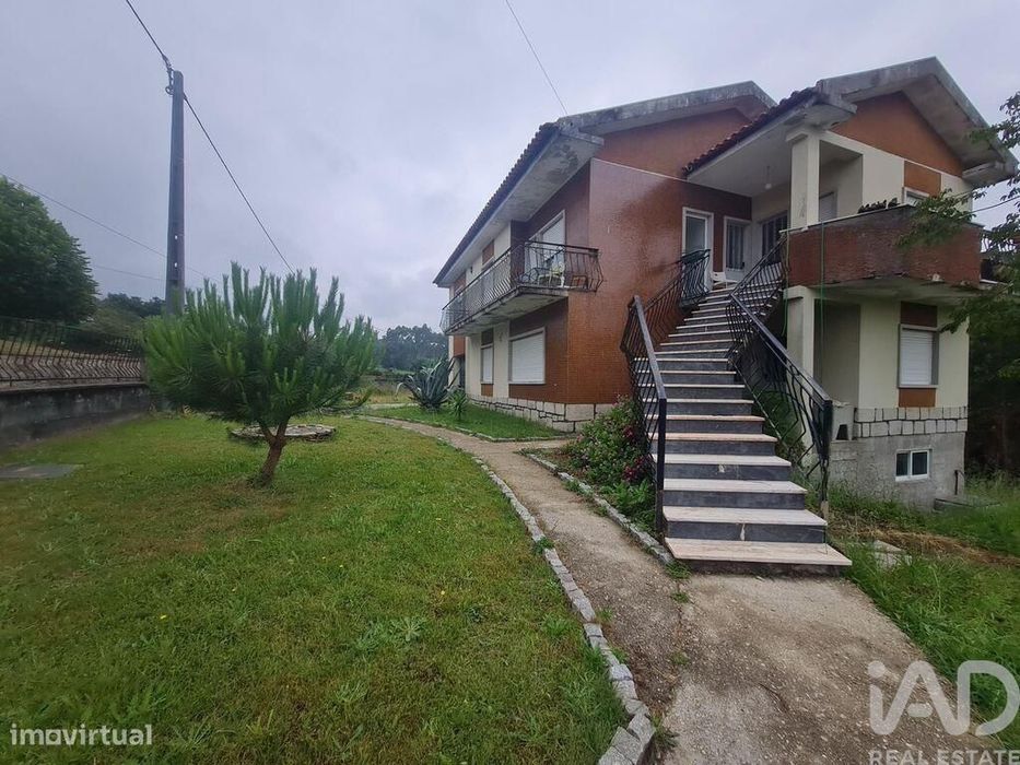 Casa de aldeia T5 em Nogueira, Meixedo e Vilar de Murteda de 150,00 m2