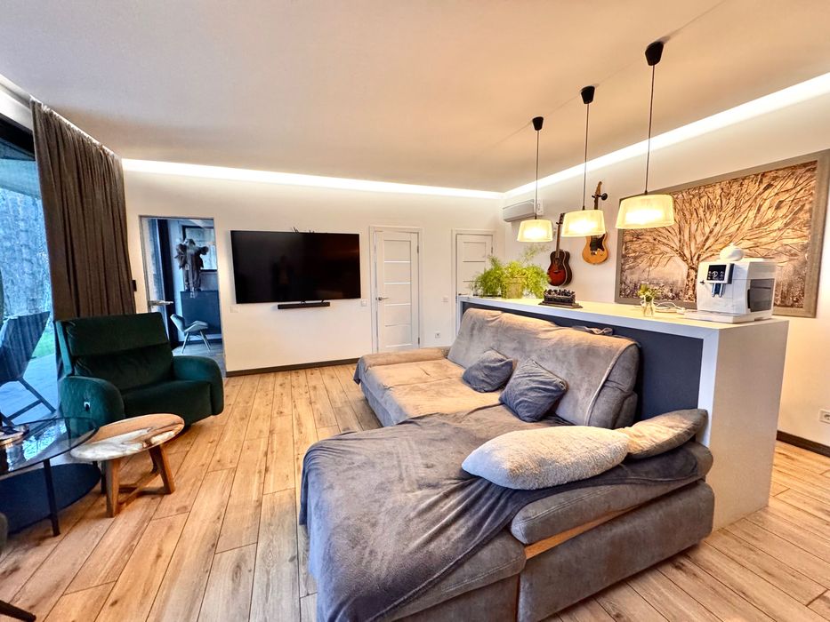 Оренда вишуканого будинку на закритій території з басейном Тарасівка