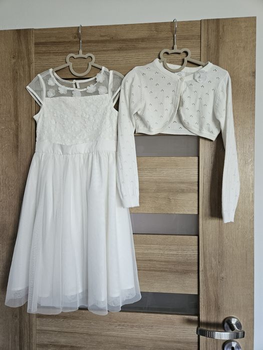 Sukienka wizytowa biała z sweterkiem bolerkiem