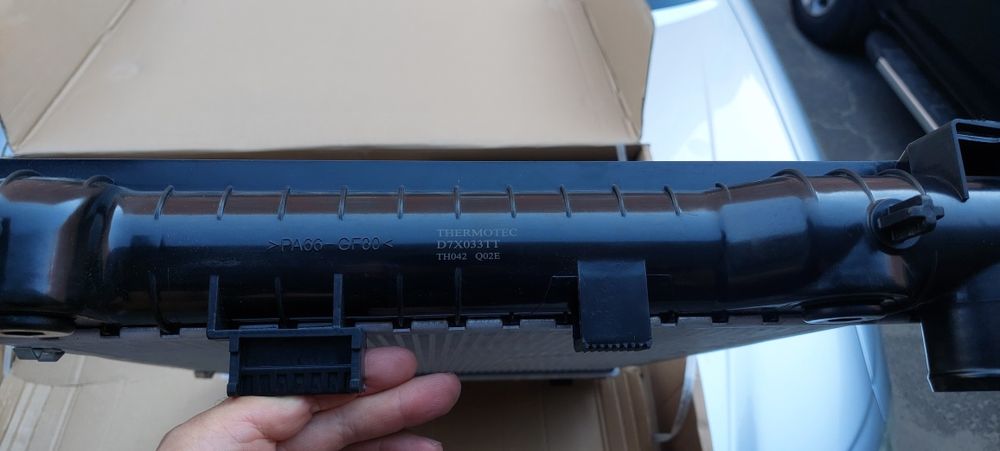 Радіатор THERMOTEC D7X033TT для Opel Omega B
