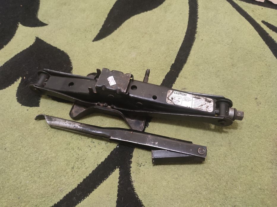 Домкрат Ford Volkswagen Hyundai Kia Mitsubishi Toyota Chevrole Fiatt