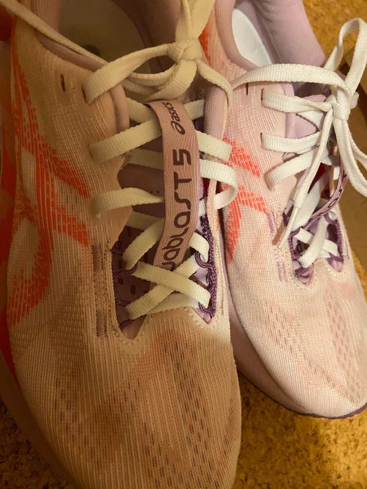 Asics Novablast 5 Coral