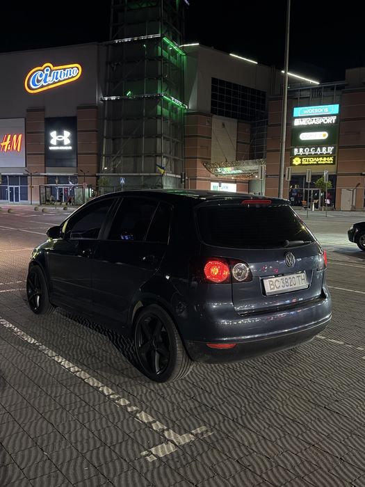 Golf 5 plus 2005р 1.6 fsi мех 6ст.
