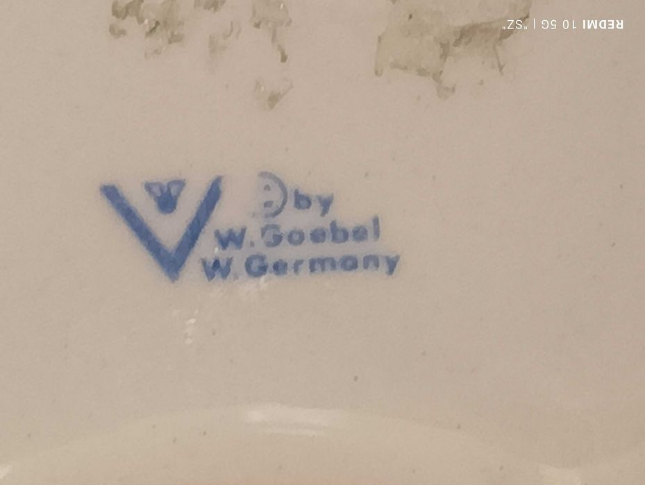 Stara zawieszka - porcelanowa - V. Goebel - W. Germany.
