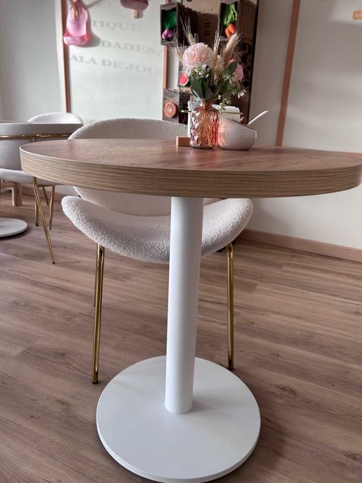 Mesas de café / restaurante – madeira e metal – como novas – 90€