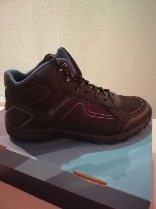 Продам мужские демисезонные ботинки OUTVENTURE черные