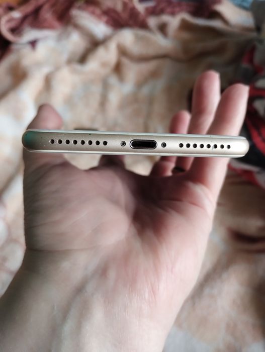 iPhone 7+  128 ГБ Без торга!