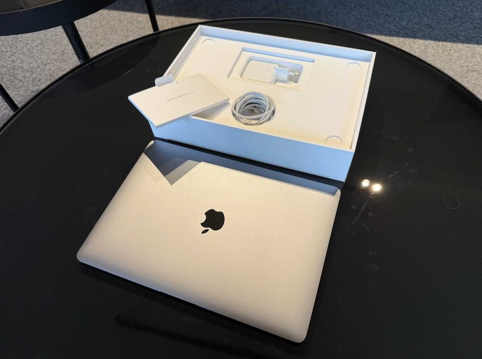 MacBook Air 13.3” M1 – 16GB RAM / 256GB – Space Gray (2020