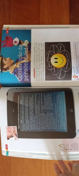 Manual de Educação Moral e Religiosa 7ano " Quero saber"