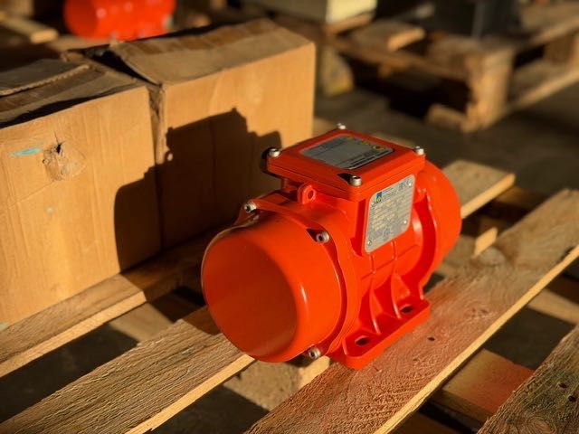 OLI VIBRA silnik wibracyjny do kosza 1.30 kw