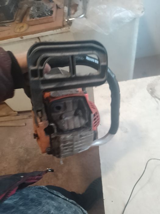 Бензопила під запчастини або під ремонт