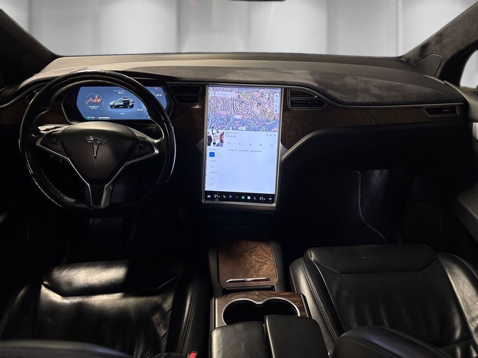Tesla Model X 90D