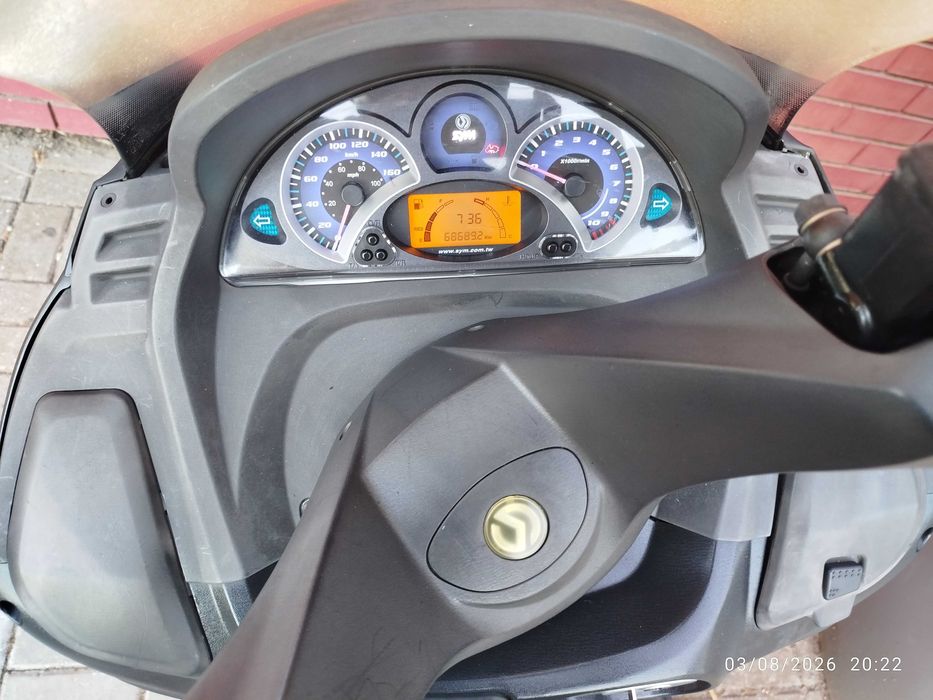 Vendo Mota SYM GTS Evo 125( ou troco por carro)