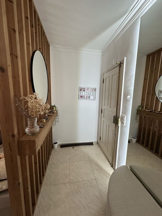 Porta madeira com interior branco em excelente estado