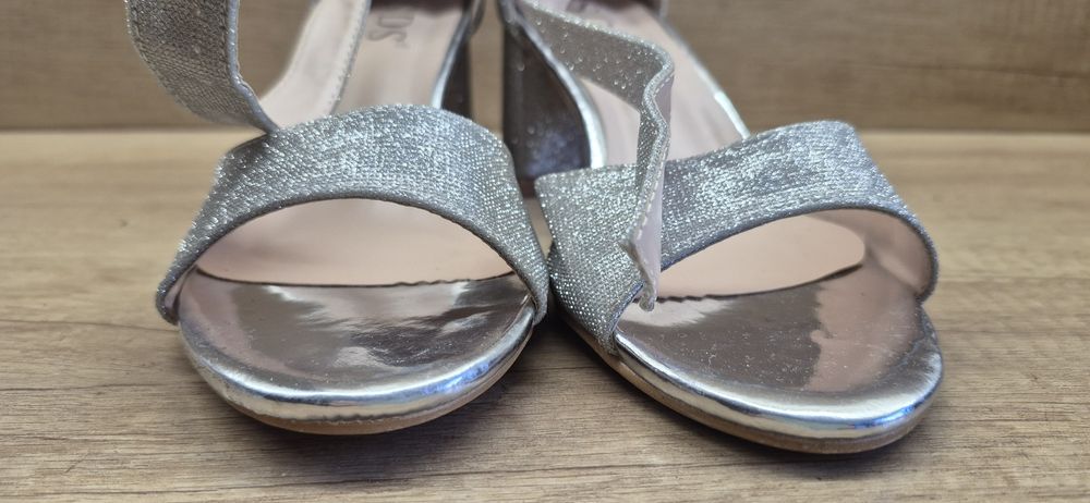 Srebrne damskie buty
