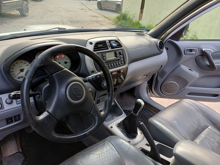 Toyota RAV4 II 2002 rok