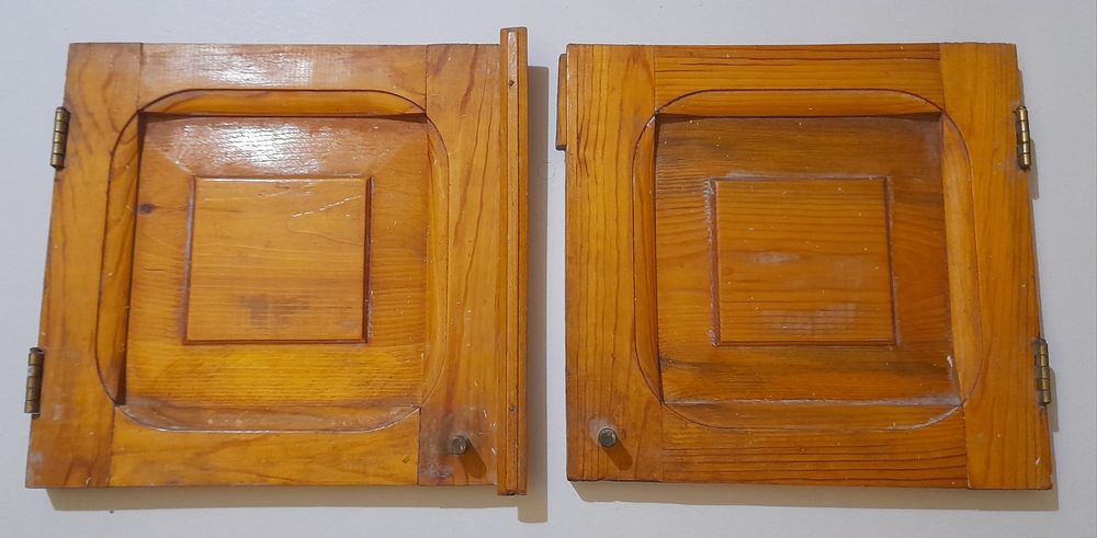 Дверки из сосны 315 x 660 мм.