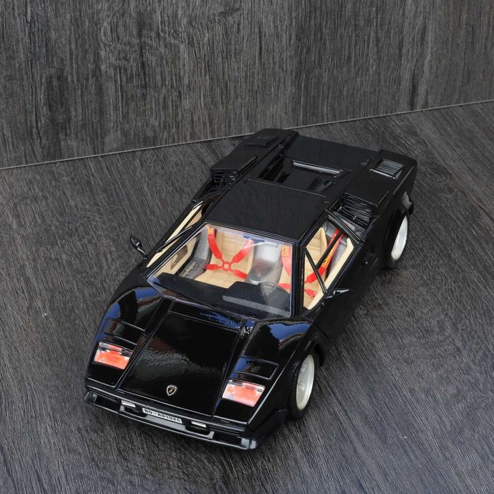 Lamborghini Countach 1/18 Bburago