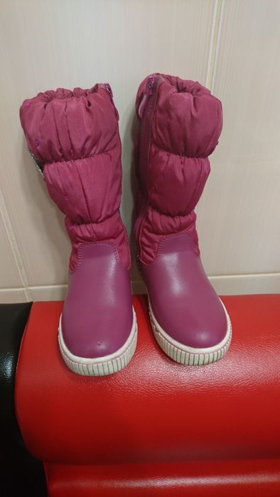 Продам зимние сапожки на девочку 27 р.