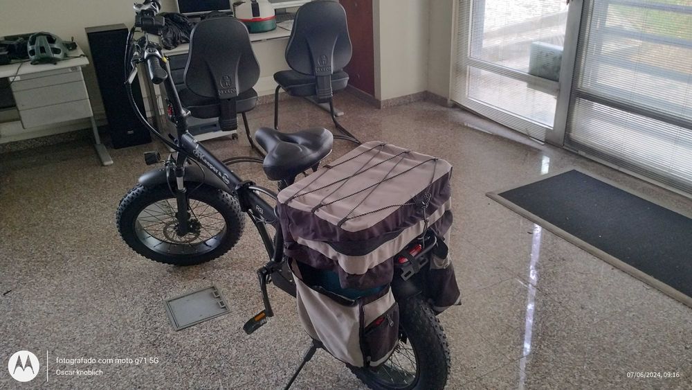 Bicicleta elétrica nova dobrável  500 W