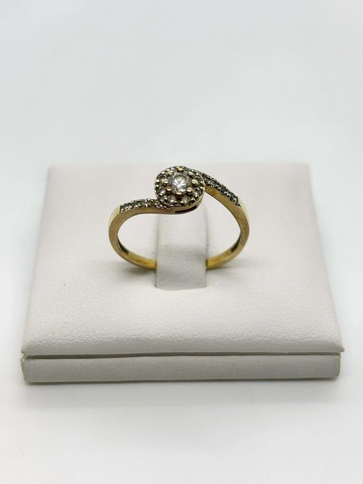 Złoty pierścionek pr 333 1,56g (Rozmiar 16)