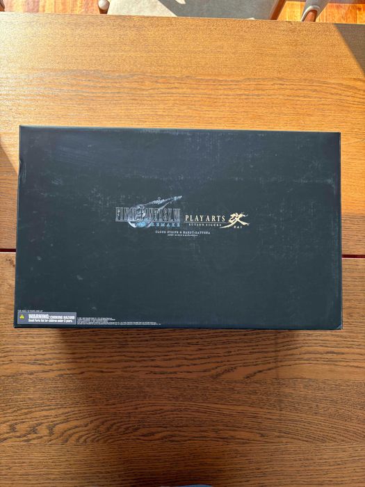 Action Figure: Final Fantasy VII Remake - Play Arts Cloud Strife & Hardy Daytona