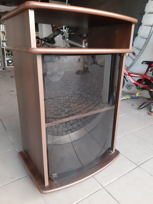 Продам тумбу під тв.