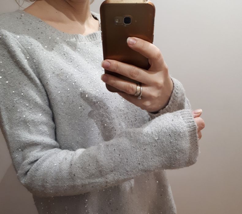 Sweterek z błyszczącą nitką Orsay rozm.M