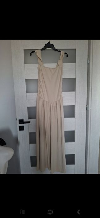 Beżowa długa sukienka