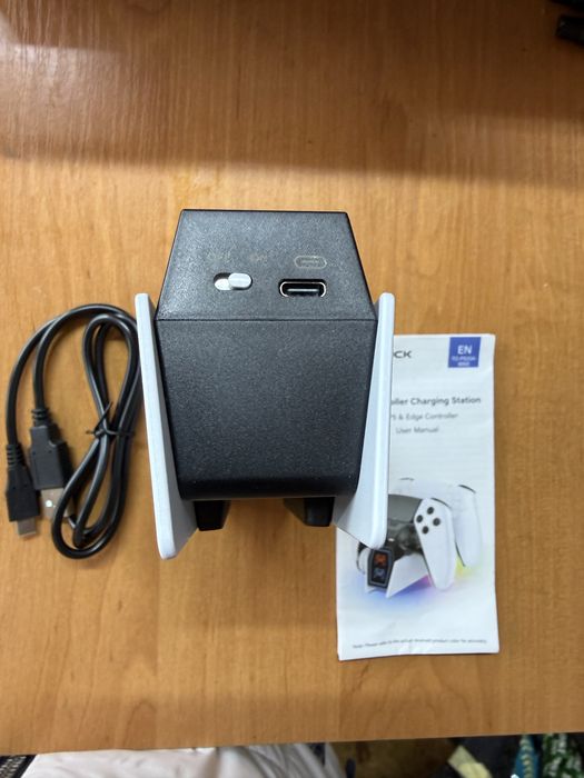 Зарядна станція TOKLUCK для геймпадів PS5 / Edge Controller (Нова)