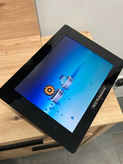 Цифрова фоторамка 11,8" Noname brand. Добрий стан. OLX-доставка