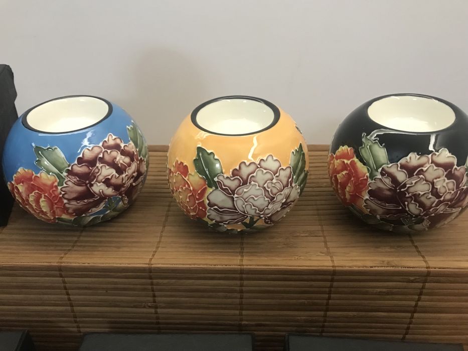 Suportes velas tealight em louça  e tabuleiroGato Preto
