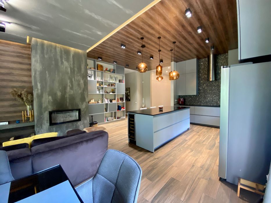 Будинок у найкращій локації Бучі, ділянка 8,5 соток