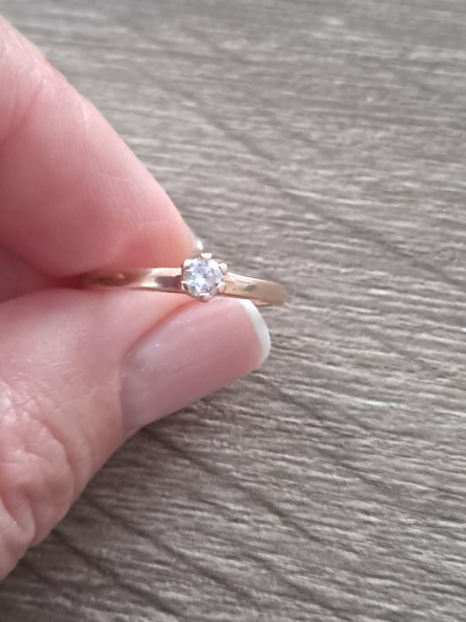 Золоте кілечко 585 проби 18р