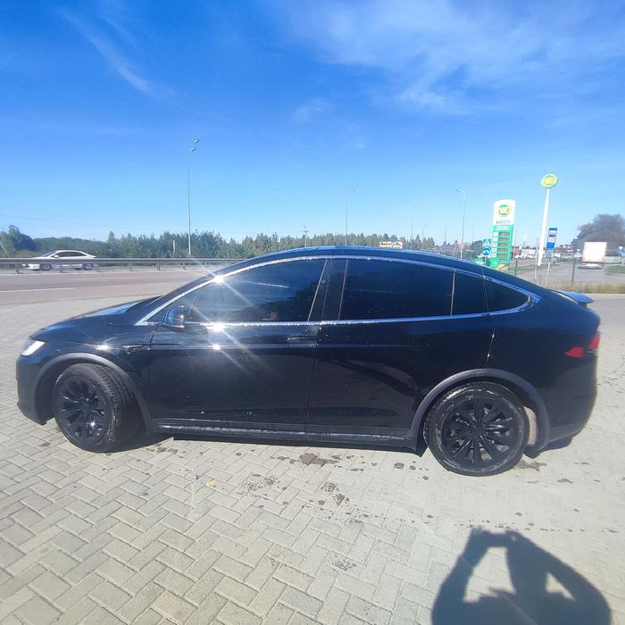 Tesla мобіл Х 90D 2017P
