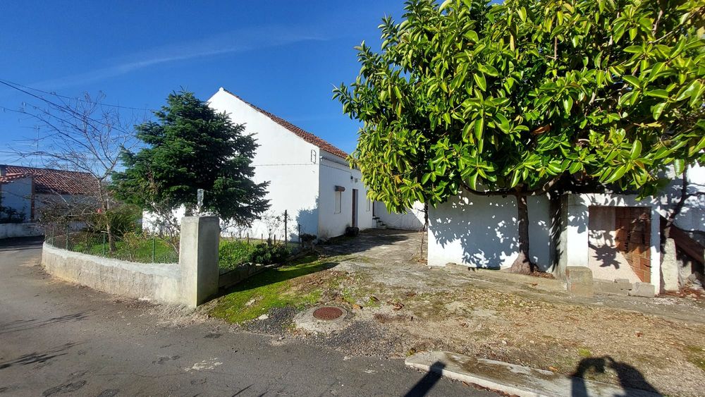 Moradia em lote de 950m2