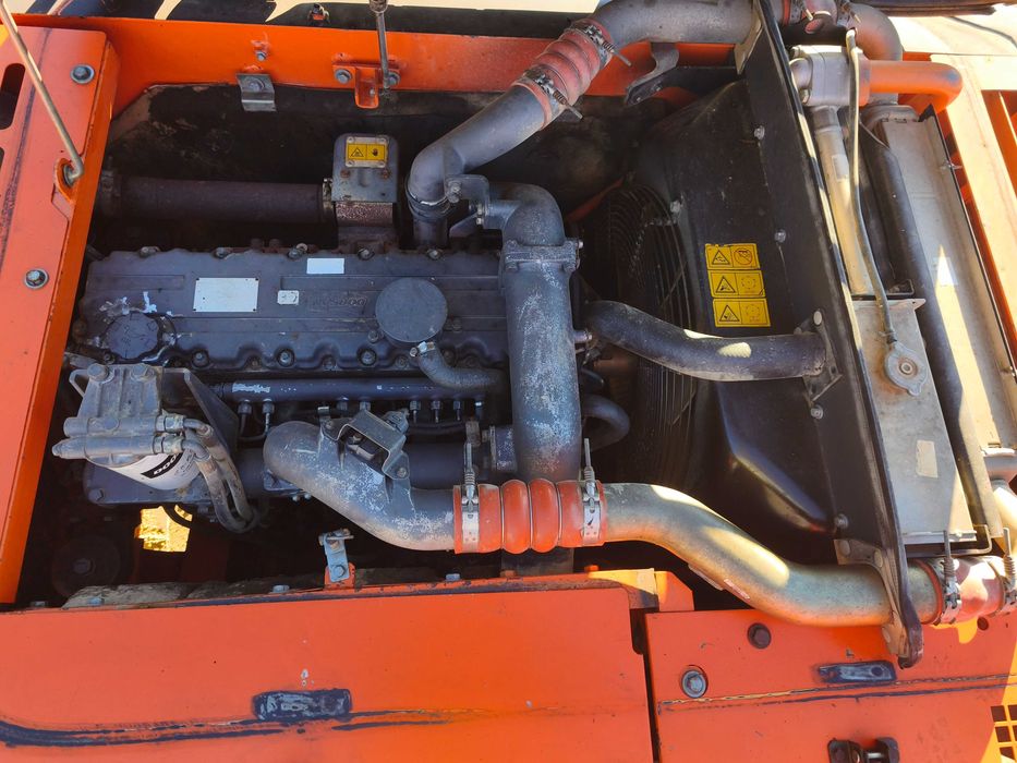 Escavadora Dossan DX225LC