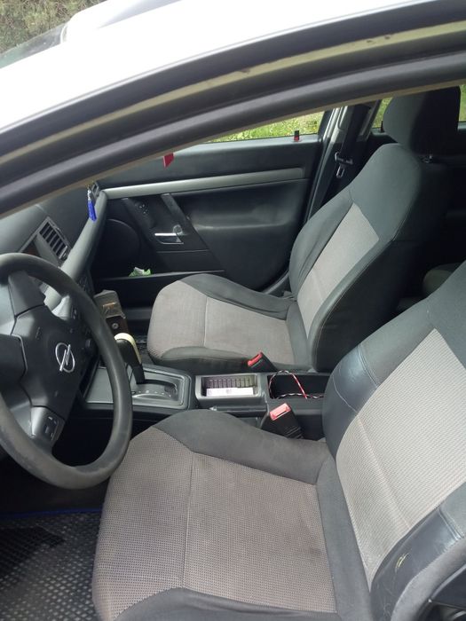 Opel Vectra C 2004 2.2