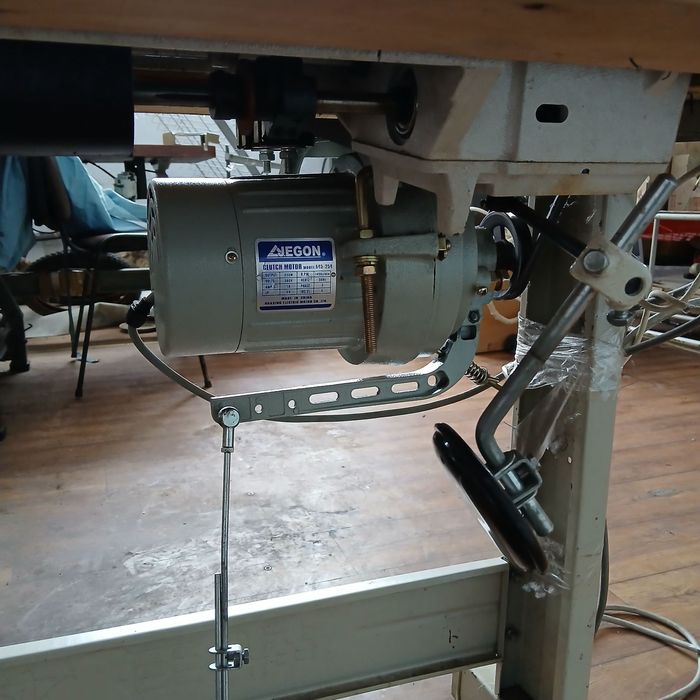 Колонкова швейна машина Beyoung BM-9910