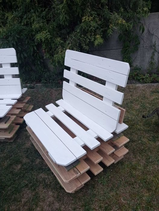 Zestaw mebli ogrodowych z recyklingu z elementami drewna dębowego