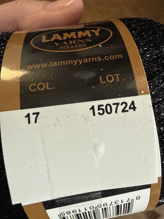Lurex kolor 17 (czarny z połyskiem) włóczka fantazyjna