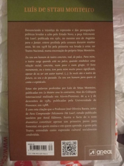 Livro Felizmente há Luar!