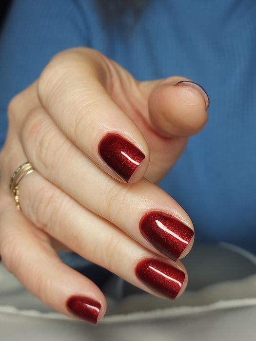 Маникюр и педикюр