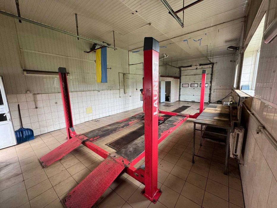 Здається в оренду приміщення СТО з підйомником