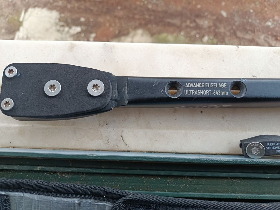 Axis Black Advance Fuse Ultrashort 643mm