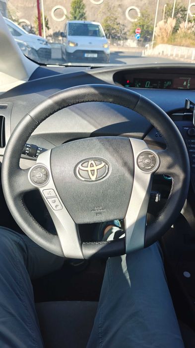 Toyota Prius 1.8 HSD Premium + GPS | 2010 | 200,000 km