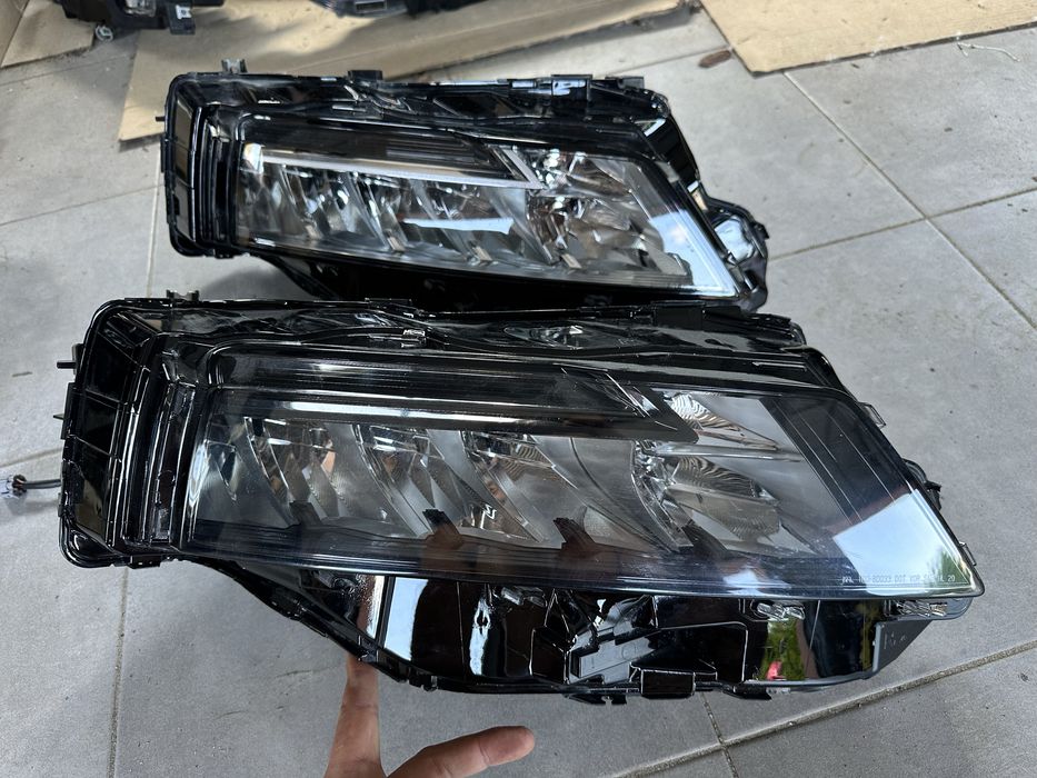 Фара Nissan rogue t33 2022-2024: 400 $ - Передние фары Киев на Olx