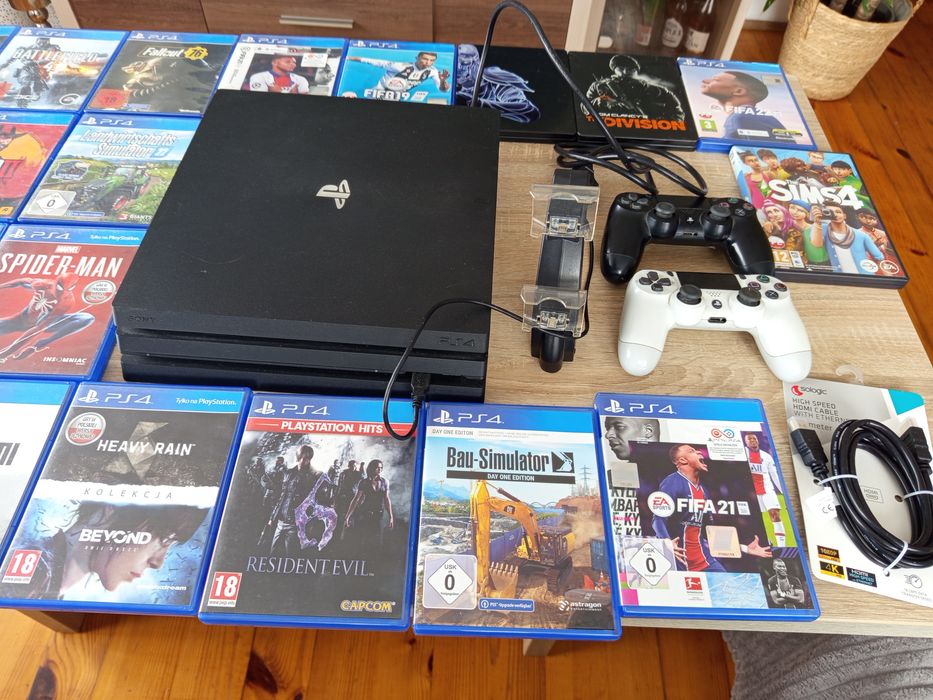 Konsola Sony PlayStation4 PRO 2 pady